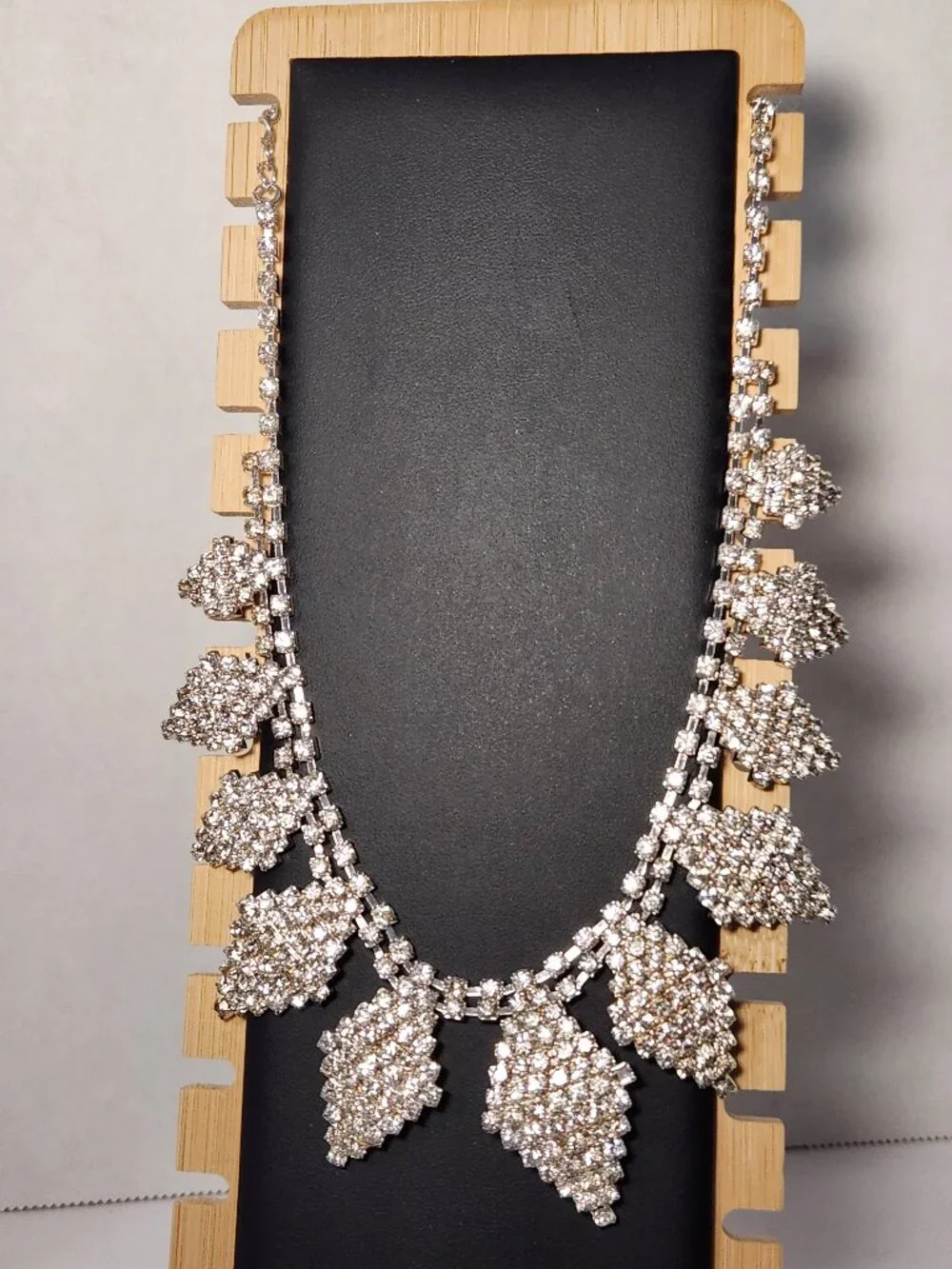 Vid Retired Shop LC Silver Rhinestone Leaf Bib NWOT Statement Bridal Necklace
